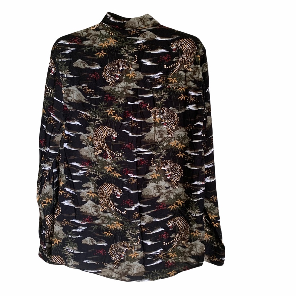 DIVIDED Men’s shirt size small